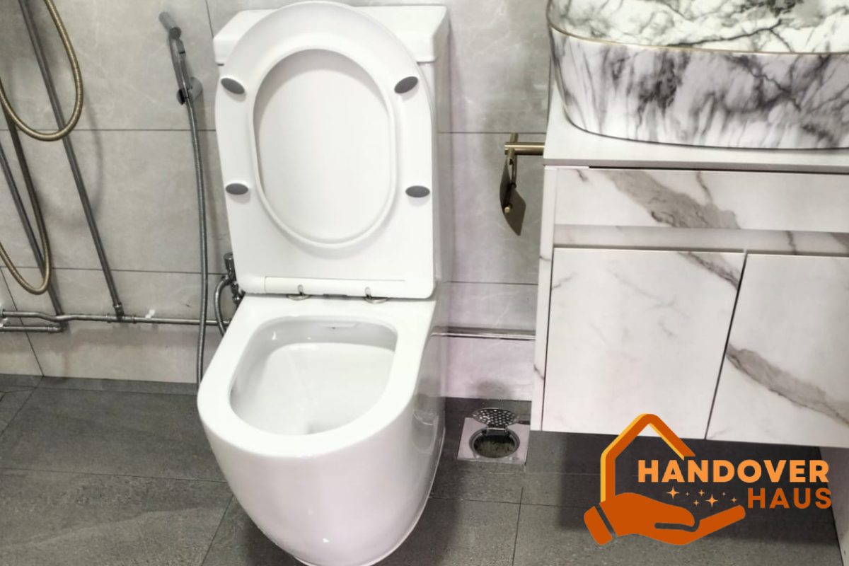 bathhroom-cleaning-post-renovation-cleaning-handover-haus-singapore-hdb-yishun-2