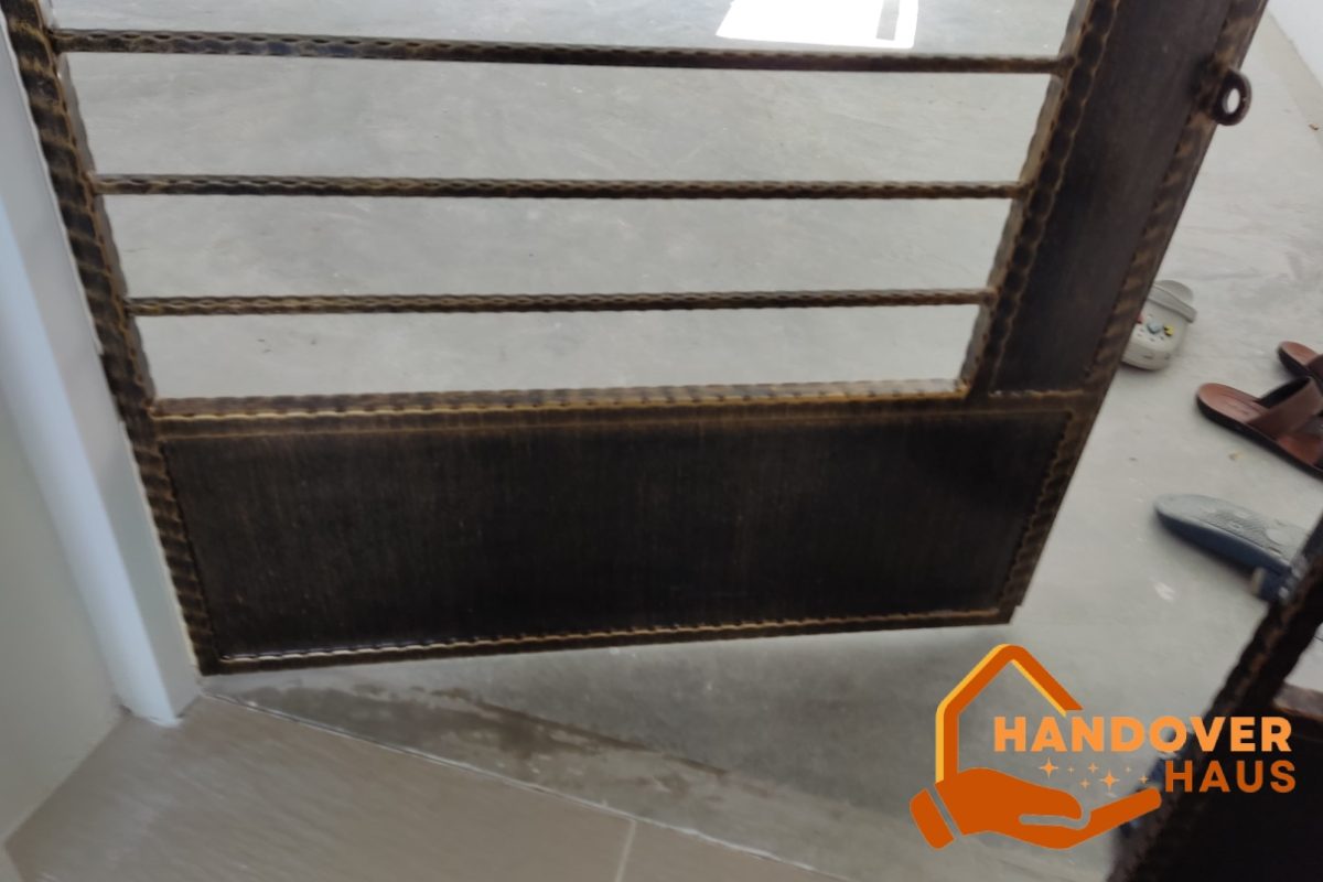 gate-cleaning-post-renovation-cleaning-services-handover-haus-singapore-hdb-sengkang-2
